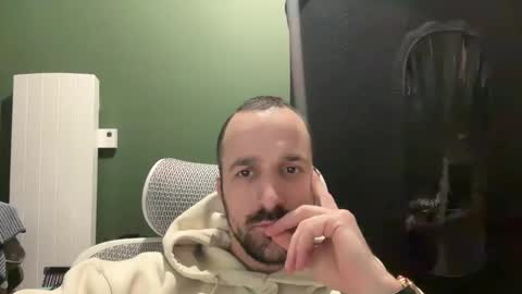 Snapshot of matthias24 chatting on February 19, 2026, 10:39 pm M online show from February 19, 2026, 10:39 pm