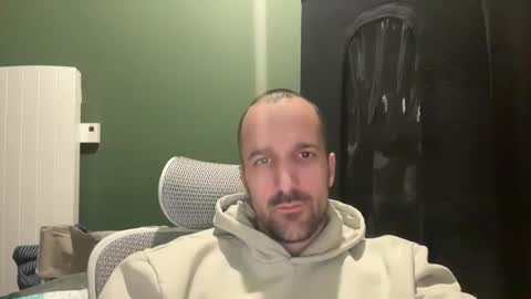 Snapshot of matthias24 chatting on April 2, 2026, 10:07 pm M online show from April 2, 2026, 10:07 pm