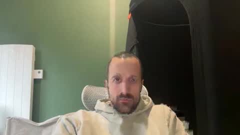 Snapshot of matthias24 chatting on May 17, 2026, 11:50 am M online show from May 17, 2026, 11:50 am
