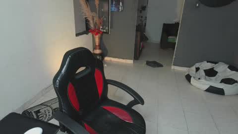 mattias     online show from February 5, 2025, 6:15 pm