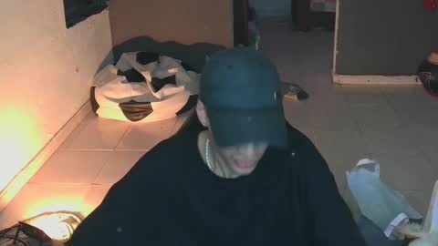 mattias     online show from February 19, 2025, 5:16 am