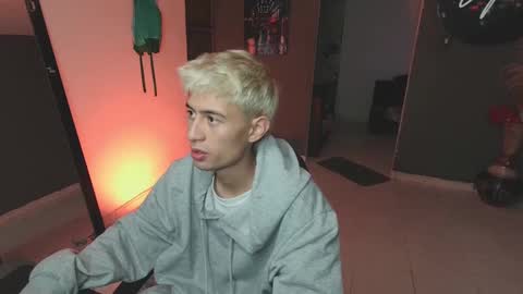 mattias     online show from March 10, 2025, 1:01 am