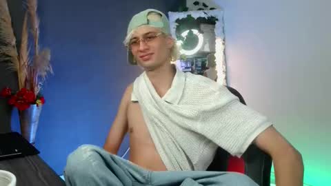 mattias     online show from September 19, 2025, 4:36 am