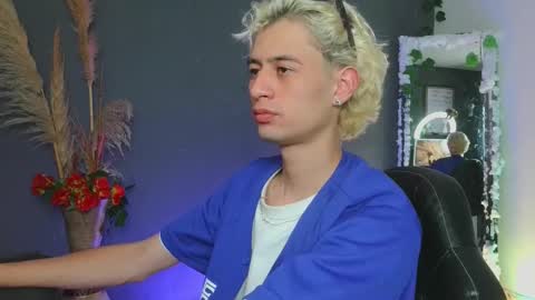 mattias     online show from October 18, 2025, 12:13 am