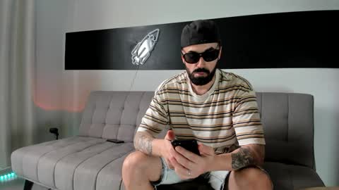 Snapshot of mattxfeet chatting on December 23, 2024, 5:22 pm Matt online show from December 23, 2024, 5:22 pm