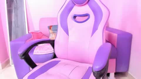 call me mommy online show from September 10, 2025, 4:07 pm