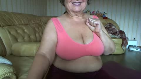 Snapshot of mature_cat chatting on July 14, 2026, 7:57 am Cat online show from July 14, 2026, 7:57 am