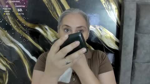 mature_gold online show from October 26, 2025, 12:44 pm