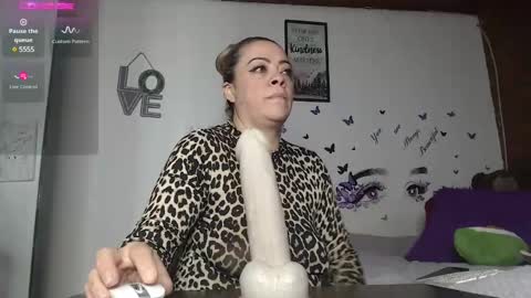 Snapshot of mature_liaa chatting on February 10, 2025, 10:42 am Mature liaa online show from February 10, 2025, 10:42 am