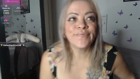 Snapshot of mature_liaa chatting on February 24, 2025, 10:36 pm Mature liaa online show from February 24, 2025, 10:36 pm