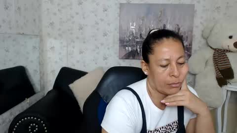 Snapshot of mature_martina_ chatting on June 19, 2026, 10:35 pm Martina online show from June 19, 2026, 10:35 pm