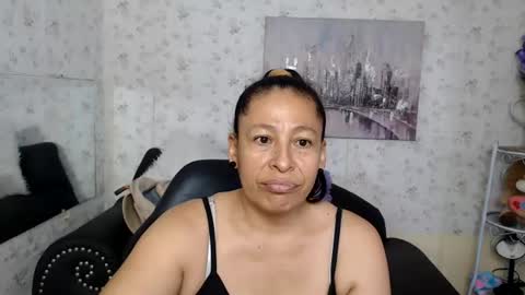Snapshot of mature_martina_ chatting on July 6, 2026, 9:28 pm Martina online show from July 6, 2026, 9:28 pm
