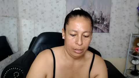 Snapshot of mature_martina_ chatting on July 14, 2026, 11:32 pm Martina online show from July 14, 2026, 11:32 pm