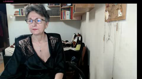 Snapshot of maturekate chatting on October 25, 2025, 5:48 am maturekate online show from October 25, 2025, 5:48 am