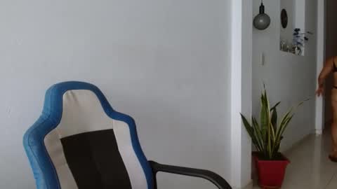 Cecilia online show from February 9, 2025, 1:14 pm