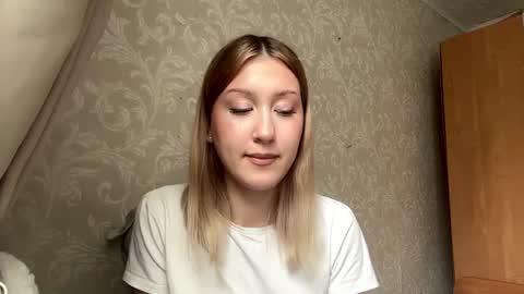 Snapshot of maudiesikes chatting on July 14, 2026, 9:03 am Mia online show from July 14, 2026, 9:03 am