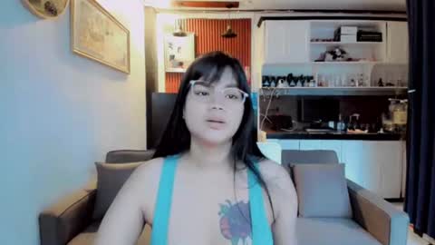 Snapshot of maui2612 chatting on August 3, 2026, 12:20 am Maui 18 online show from August 3, 2026, 12:20 am