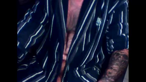 mauni1964 online show from December 4, 2025, 3:27 am