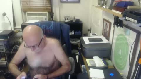 Snapshot of mauriceandre chatting on December 12, 2024, 11:47 pm Maurice online show from December 12, 2024, 11:47 pm