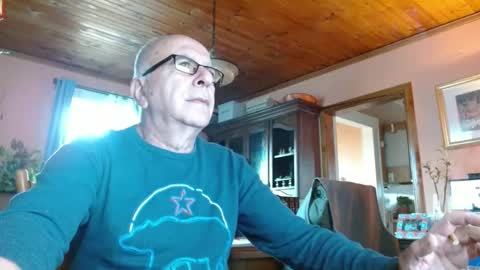 Snapshot of mauriceandre chatting on December 13, 2024, 1:55 pm Maurice online show from December 13, 2024, 1:55 pm