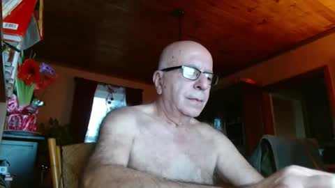 Snapshot of mauriceandre chatting on December 29, 2024, 12:55 pm Maurice online show from December 29, 2024, 12:55 pm