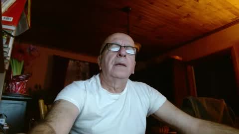 Snapshot of mauriceandre chatting on December 30, 2024, 11:37 am Maurice online show from December 30, 2024, 11:37 am