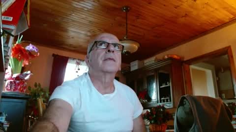 Snapshot of mauriceandre chatting on December 30, 2024, 2:40 pm Maurice online show from December 30, 2024, 2:40 pm