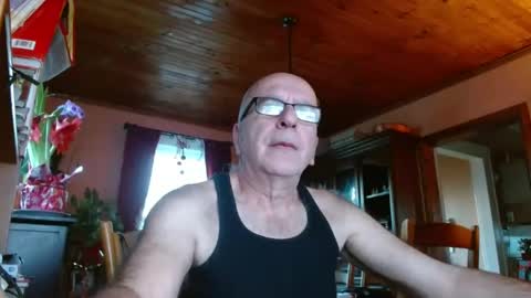 Snapshot of mauriceandre chatting on December 31, 2024, 12:46 pm Maurice online show from December 31, 2024, 12:46 pm