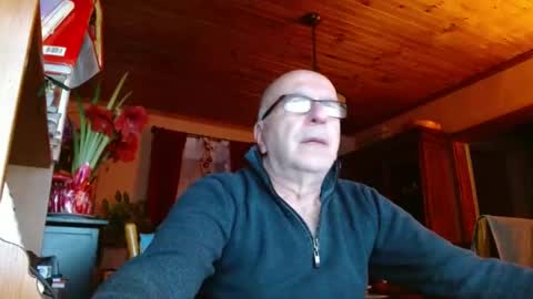 Snapshot of mauriceandre chatting on January 9, 2025, 11:25 am Maurice online show from January 9, 2025, 11:25 am