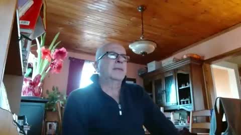 Snapshot of mauriceandre chatting on January 9, 2025, 2:29 pm Maurice online show from January 9, 2025, 2:29 pm
