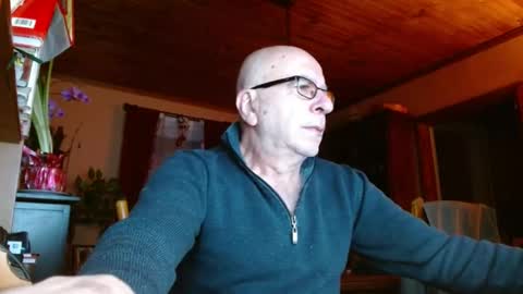 Snapshot of mauriceandre chatting on January 23, 2025, 10:43 am Maurice online show from January 23, 2025, 10:43 am