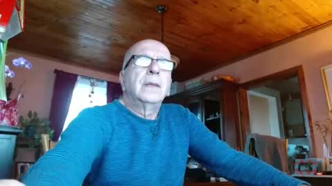 Snapshot of mauriceandre chatting on January 26, 2025, 12:43 pm Maurice online show from January 26, 2025, 12:43 pm