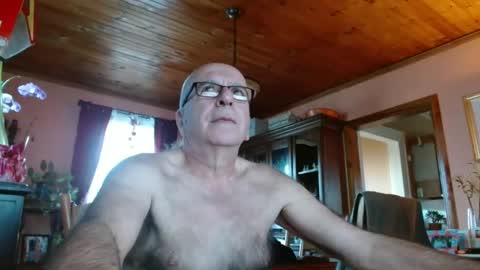 Snapshot of mauriceandre chatting on January 27, 2025, 1:30 pm Maurice online show from January 27, 2025, 1:30 pm