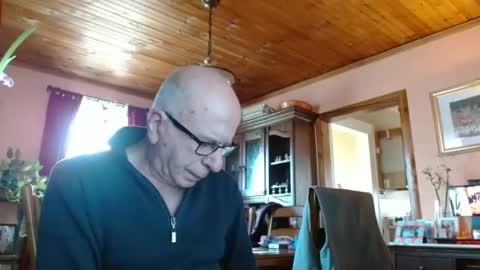 Snapshot of mauriceandre chatting on February 4, 2025, 3:36 pm Maurice online show from February 4, 2025, 3:36 pm