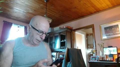 Snapshot of mauriceandre chatting on February 18, 2025, 2:27 pm Maurice online show from February 18, 2025, 2:27 pm