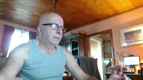 Snapshot of mauriceandre chatting on February 19, 2025, 12:55 pm Maurice online show from February 19, 2025, 12:55 pm