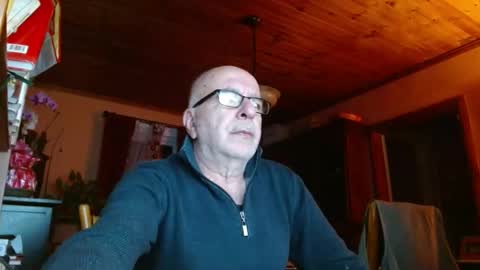 Snapshot of mauriceandre chatting on March 1, 2025, 9:51 am Maurice online show from March 1, 2025, 9:51 am