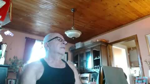 Snapshot of mauriceandre chatting on March 11, 2025, 1:45 pm Maurice online show from March 11, 2025, 1:45 pm