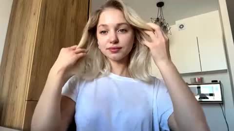 Snapshot of mauriceproenza chatting on July 17, 2026, 8:32 am Eva 1st day online show from July 17, 2026, 8:32 am