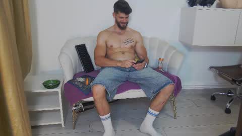 Snapshot of mauro_real_man chatting on June 28, 2026, 4:24 pm mauro_real_man online show from June 28, 2026, 4:24 pm