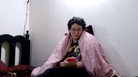 Snapshot of mauroluxandra chatting on June 10, 2026, 7:35 pm mauroluxandra online show from June 10, 2026, 7:35 pm