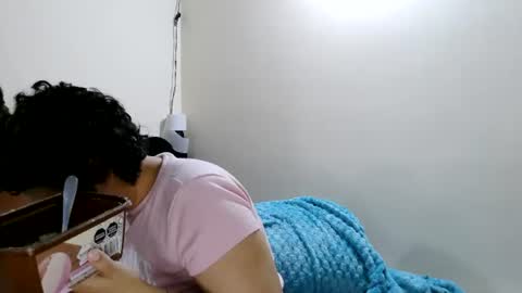 Snapshot of mauroluxandra chatting on June 14, 2026, 2:24 am mauroluxandra online show from June 14, 2026, 2:24 am