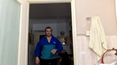 Marcellobausola  s k i -p e online show from January 6, 2025, 9:54 pm