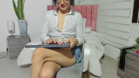 Snapshot of maverick_angel chatting on May 2, 2026, 2:55 pm Maverick online show from May 2, 2026, 2:55 pm