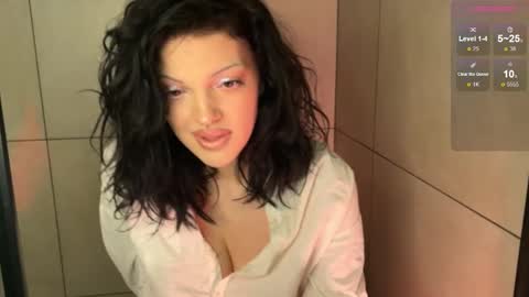 Snapshot of mavis_crystal chatting on February 3, 2026, 10:26 pm Mavis online show from February 3, 2026, 10:26 pm