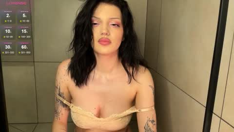 Snapshot of mavis_crystal chatting on February 4, 2026, 5:19 pm Mavis online show from February 4, 2026, 5:19 pm