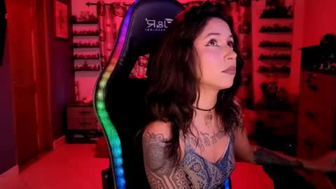 Snapshot of mavis_fuentes chatting on April 8, 2026, 11:16 pm Hilary online show from April 8, 2026, 11:16 pm