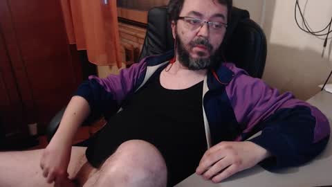 Snapshot of max818k chatting on December 27, 2024, 6:35 am Max online show from December 27, 2024, 6:35 am