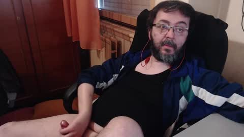 Snapshot of max818k chatting on February 16, 2025, 7:48 am Max online show from February 16, 2025, 7:48 am