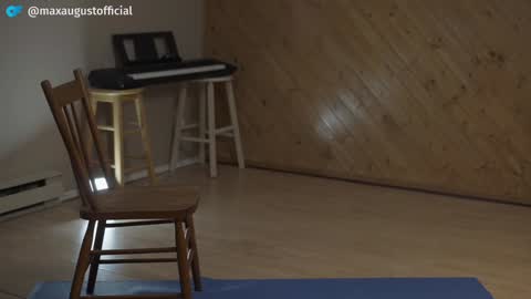 Max   onlyfansmaxaugustofficial online show from January 15, 2025, 6:40 pm